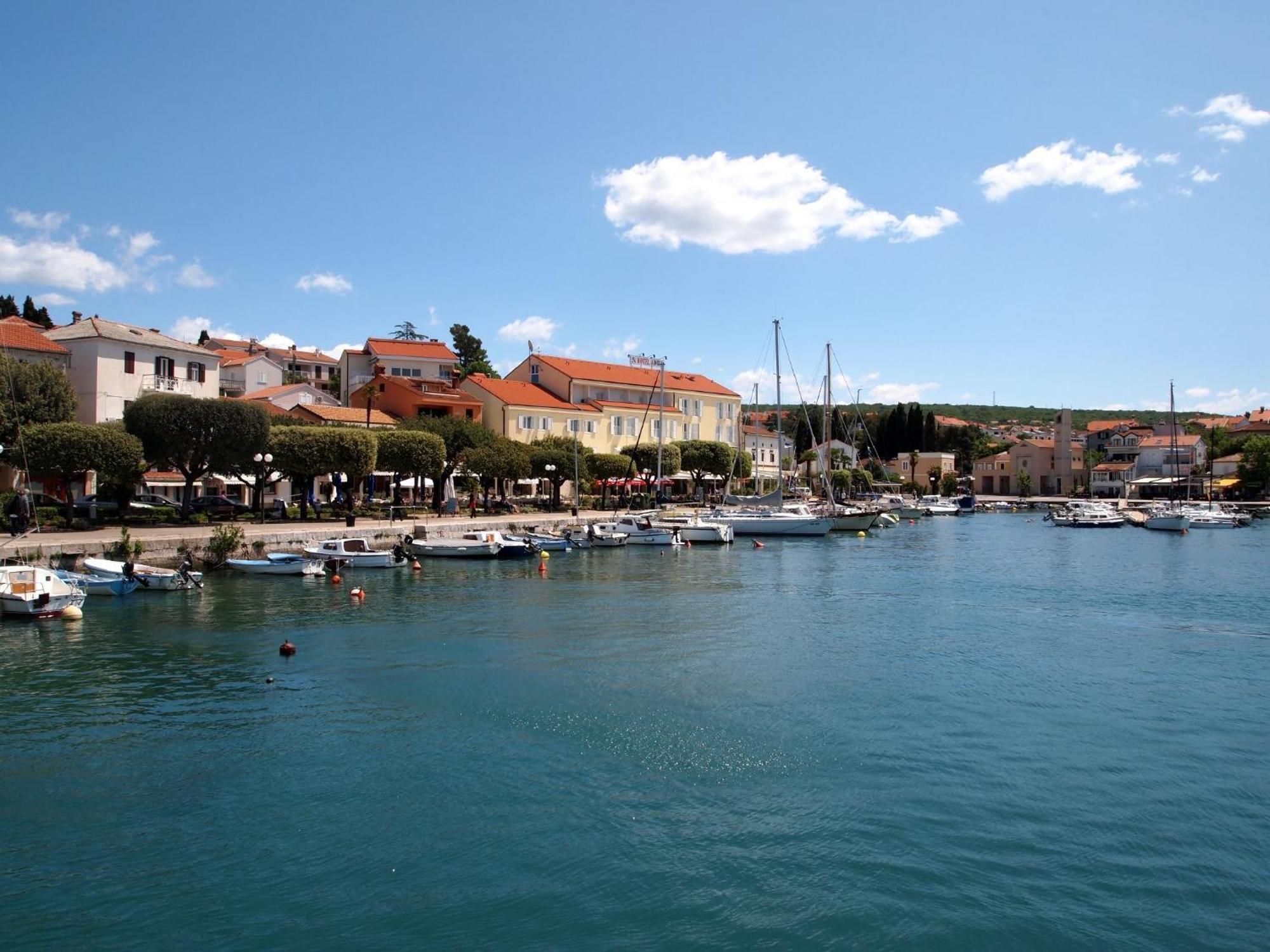 Hotel Adria Malinska Kültér fotó